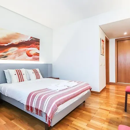 Portucale ! Expo Deluxe With Terrace * Лісабон