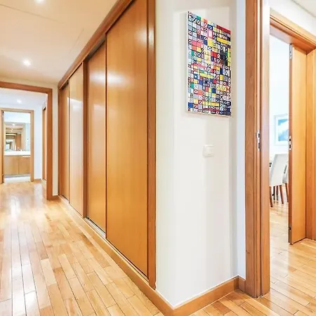 Portucale ! Expo Deluxe With Terrace Апартаменти